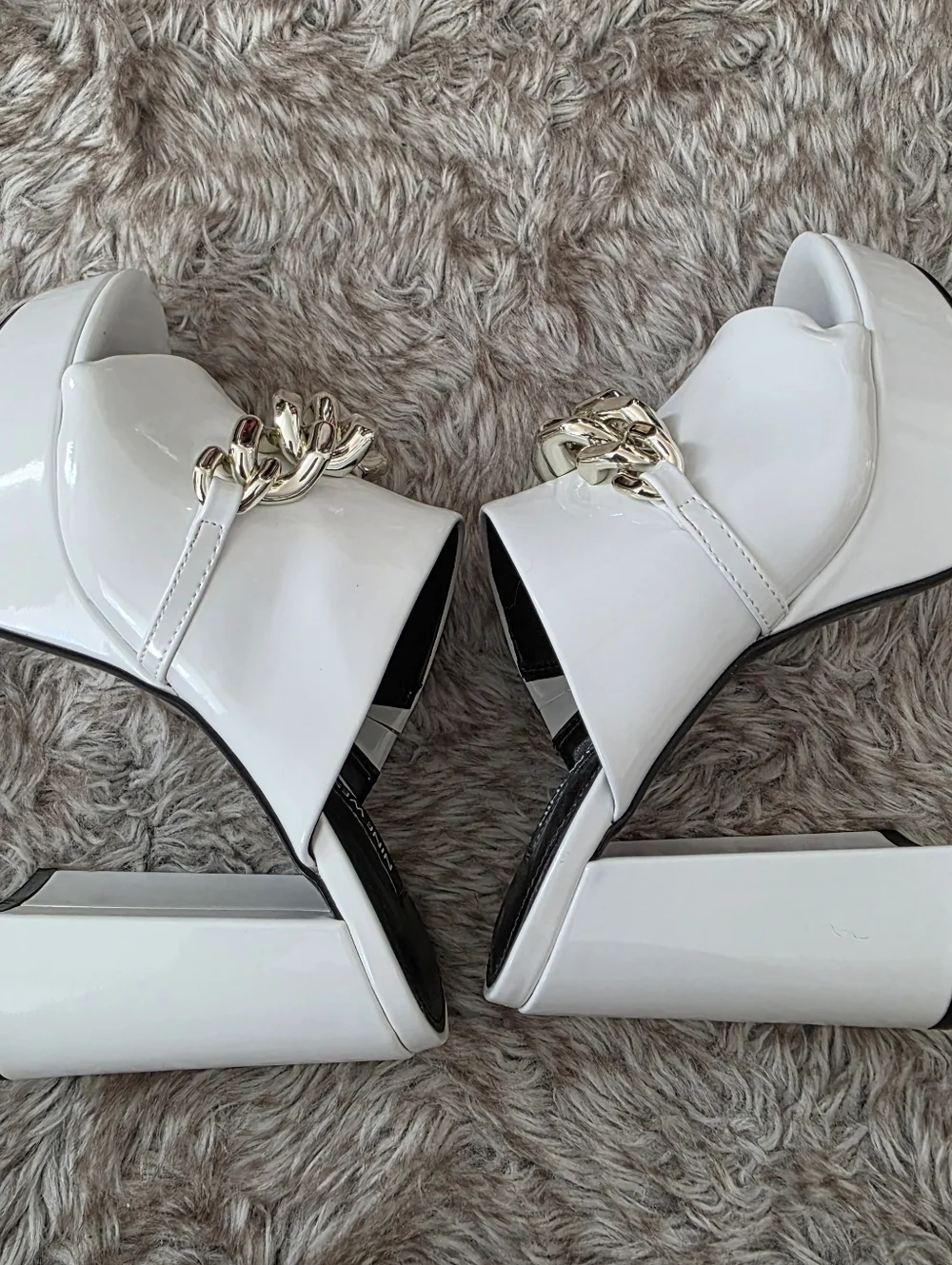 Nine West Relee White Rounded Open Toe‎ Chain Detail Platform Heels Women's 6.5